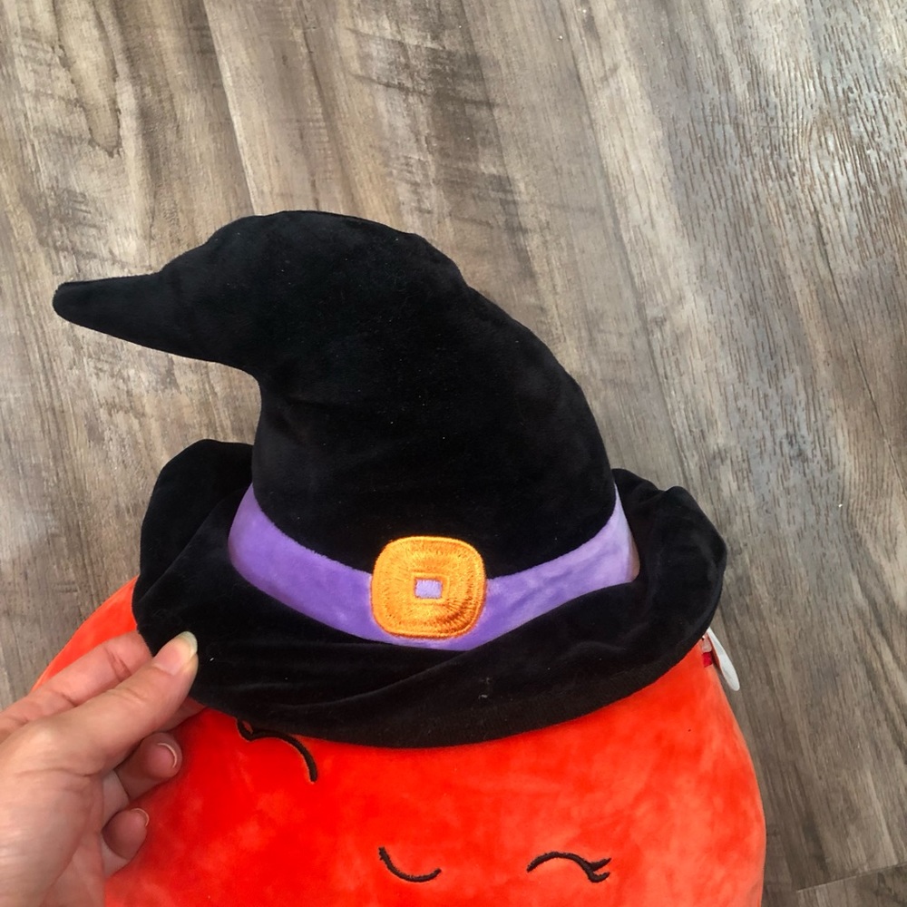 Detra Halloween squishmallow - Picture 6 of 10